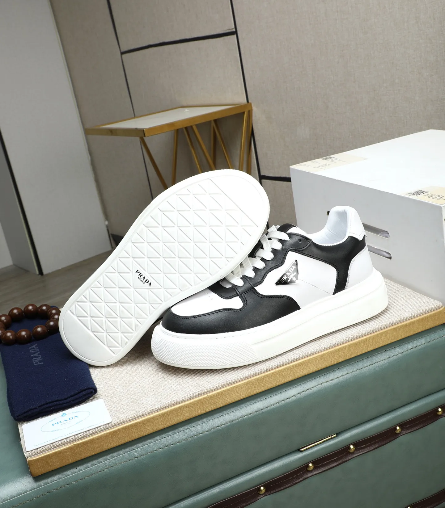Men's shoes 💰500 🌹🌹[PRADA—Prada] 2025 latest model 🙈original replica! 👟👟👟Available here. The workmanship is top-notch. The upper is made of Italian 🇮🇹Imported calfskin. ❗️Breathable genuine leather lining @Suitable for travel. The original version has an enlarged engraved sole, making it suitable for all kinds of travels, showing low-key luxury. Let quality speak for itself. Color: Size: 38-44